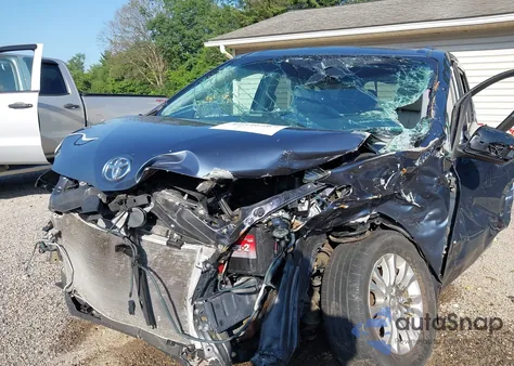 2014 Toyota Sienna Xle/Limited from USA, damaged, VIN 5TDYK3DCXES524294